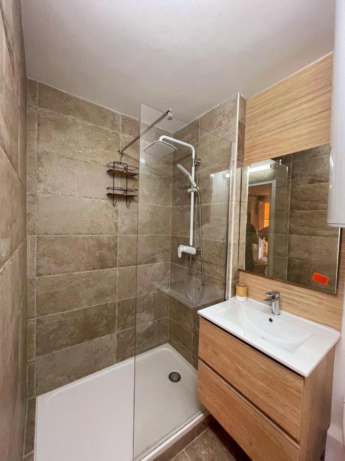 Le Studio Tahiti 4 Pers 600M De La Plage La Faviere บอร์มส์-เลส์-มิโมซาส์ ภายนอก รูปภาพ